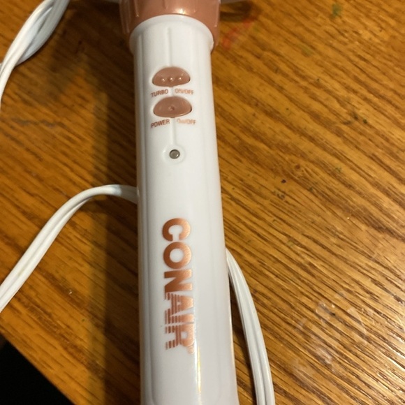 Electronic con air 1 inch curling iron - Picture 2 of 3